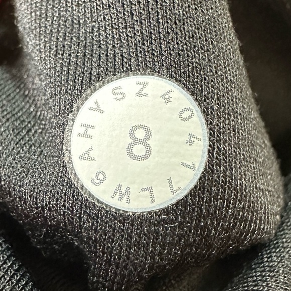 Lululemon Train Times Crop Leggings (17"). Size 8 - Picture 8 of 9